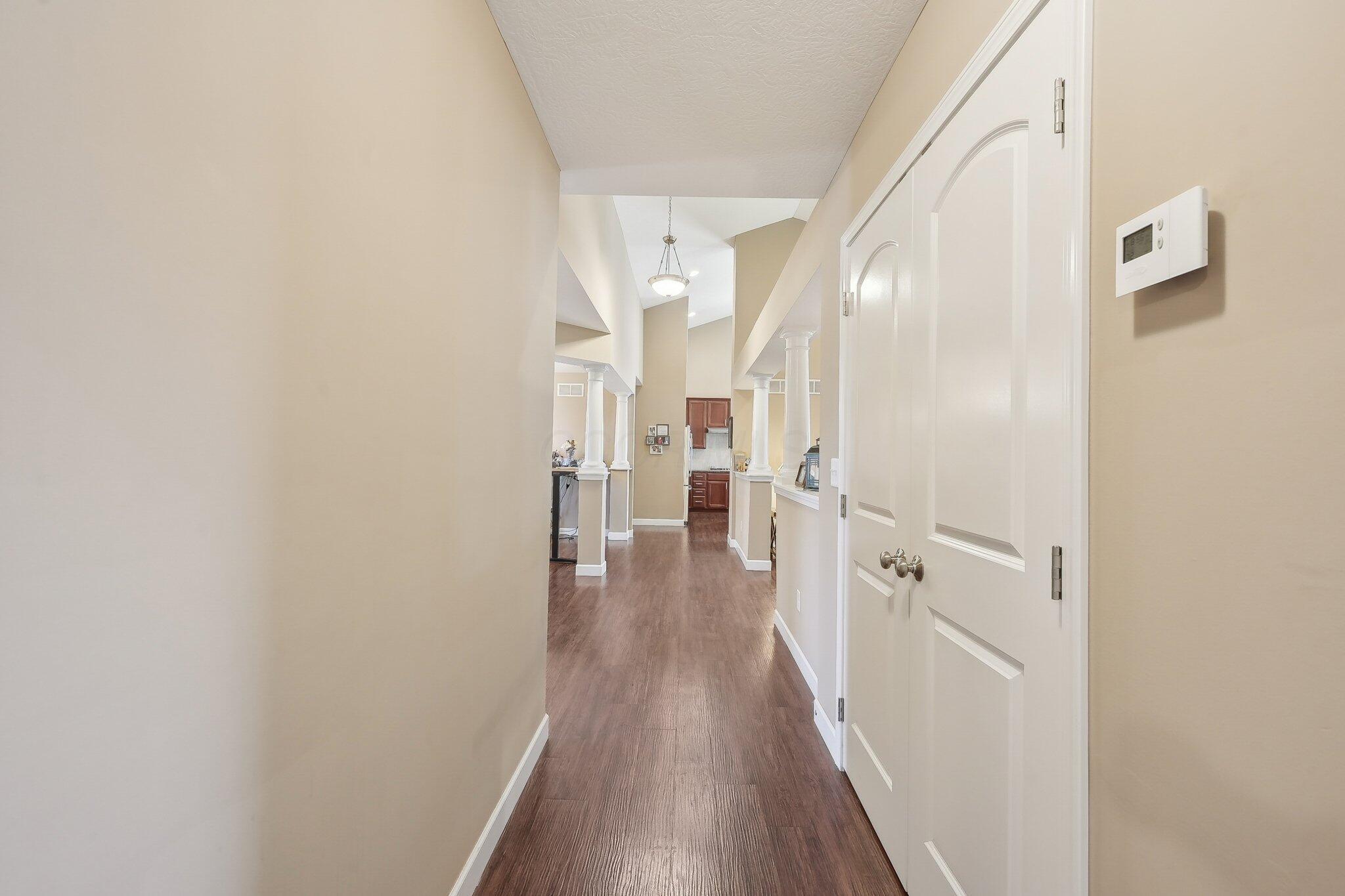 2665 Longridge Way, Grove City, Ohio image 43
