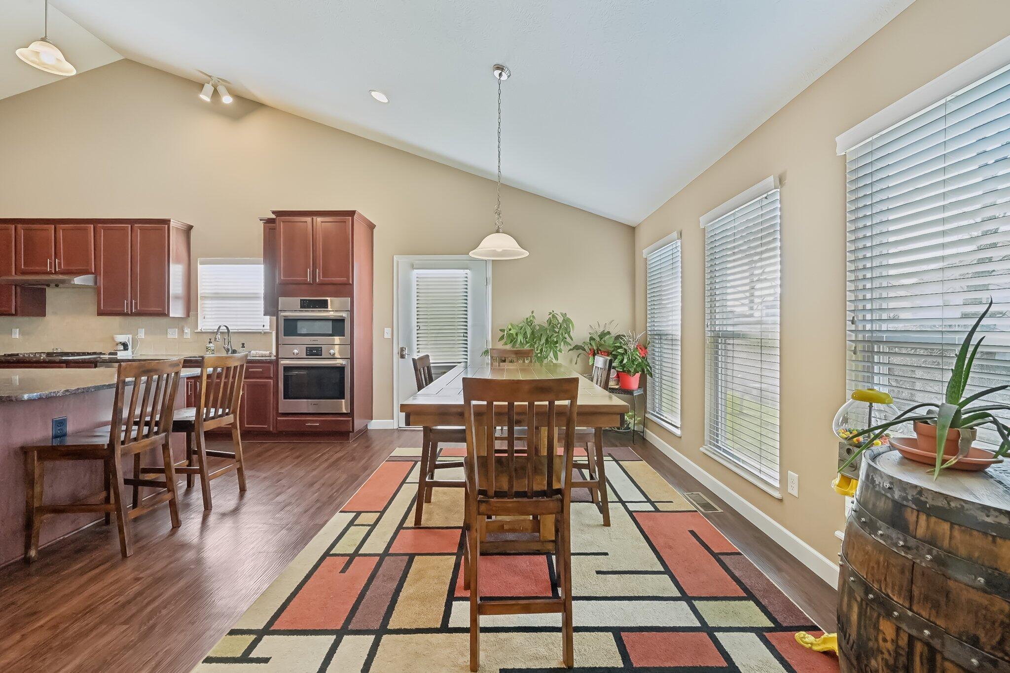 2665 Longridge Way, Grove City, Ohio image 26