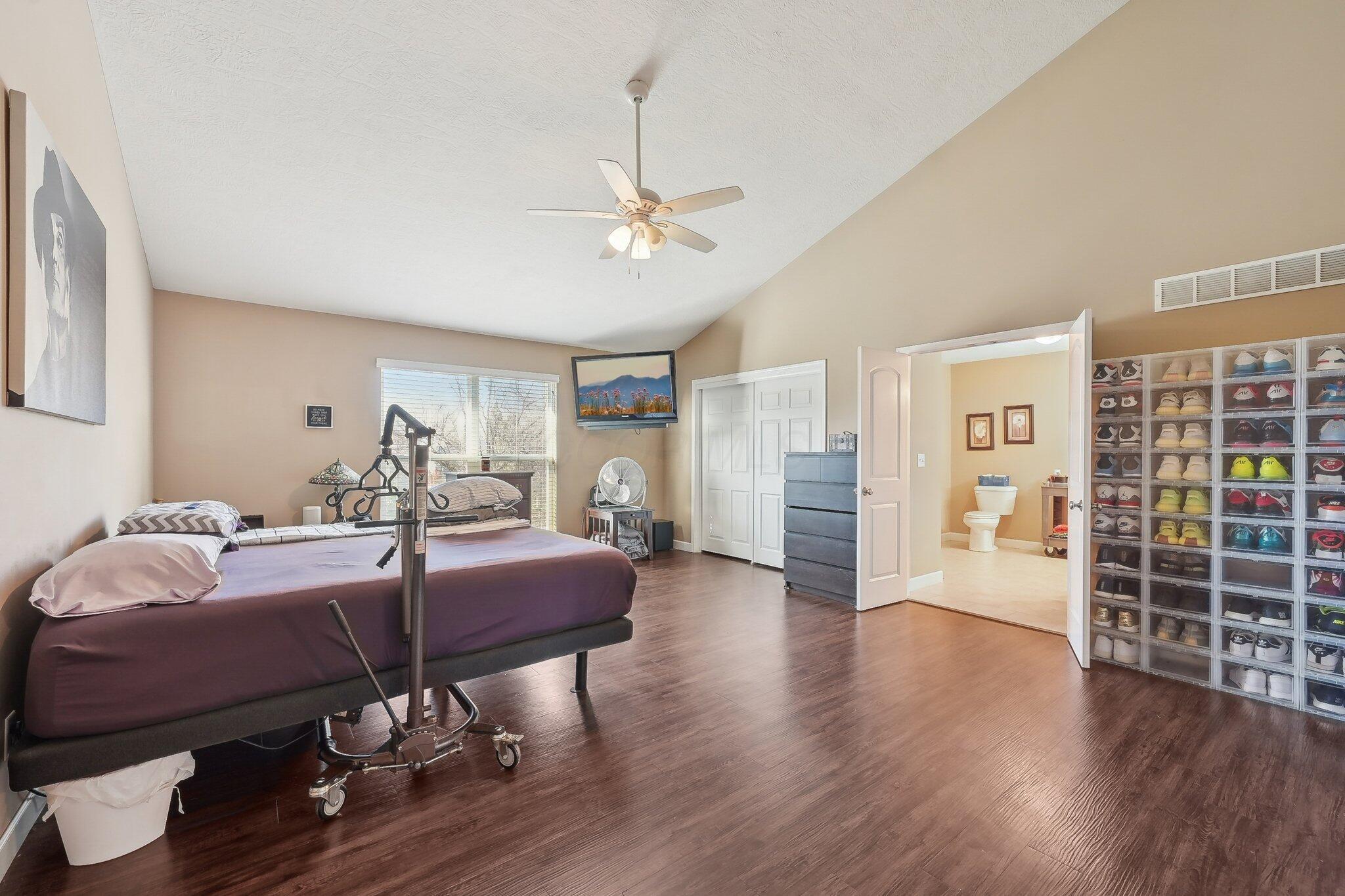 2665 Longridge Way, Grove City, Ohio image 47