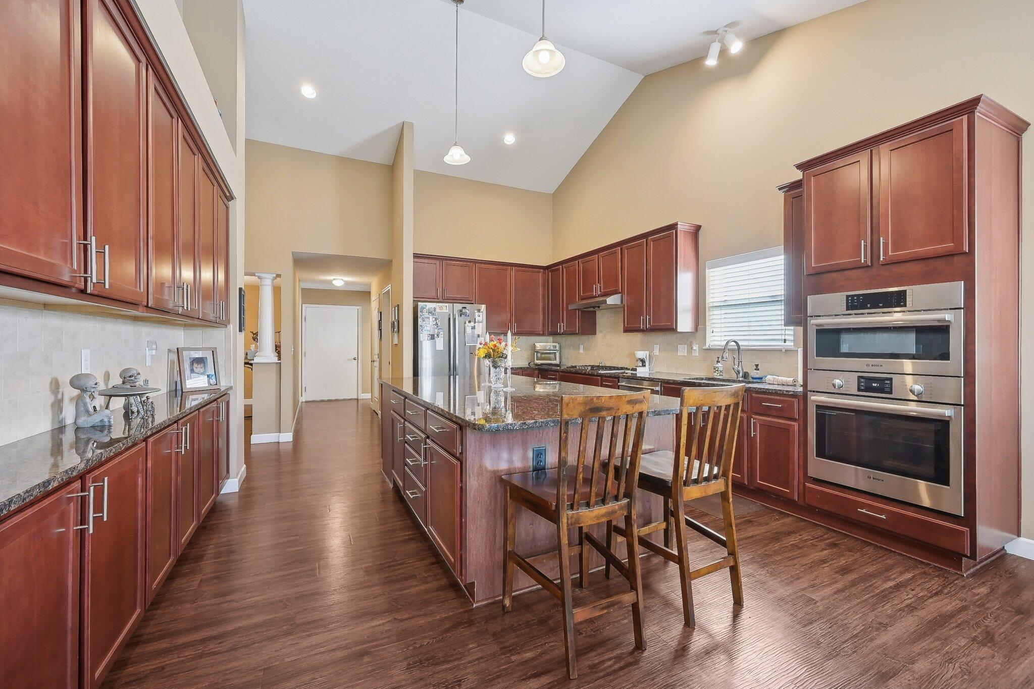 2665 Longridge Way, Grove City, Ohio image 34