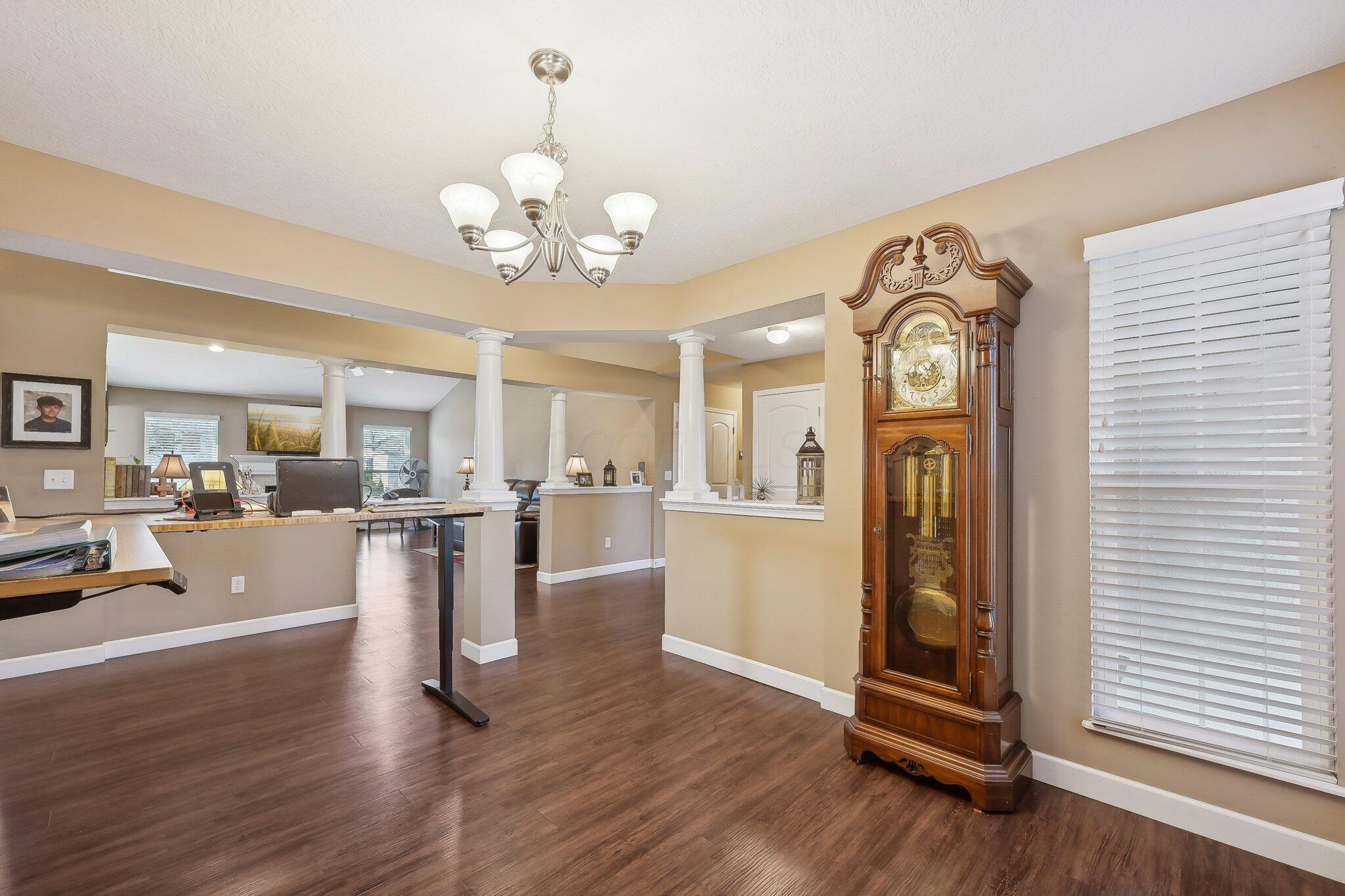 2665 Longridge Way, Grove City, Ohio image 18