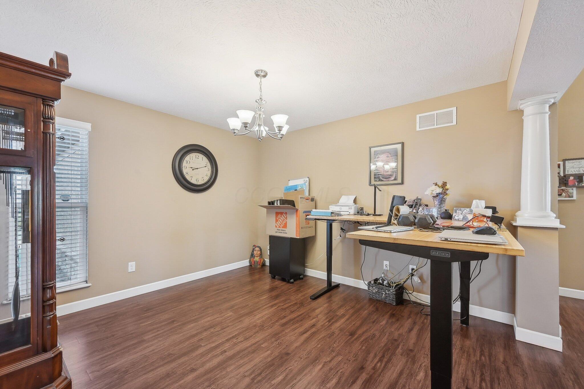 2665 Longridge Way, Grove City, Ohio image 16