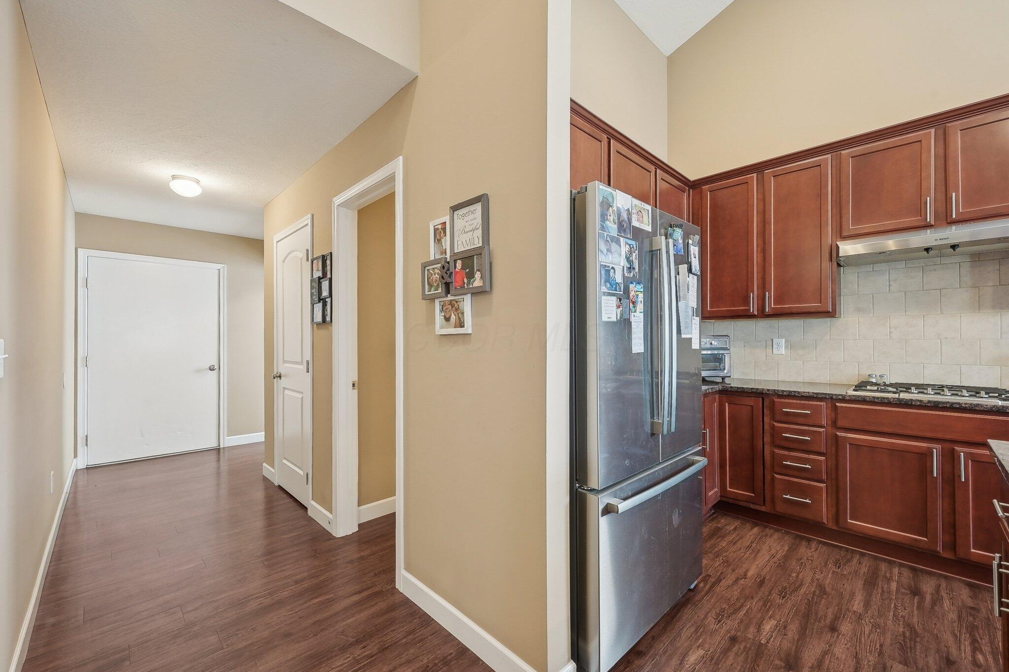 2665 Longridge Way, Grove City, Ohio image 39