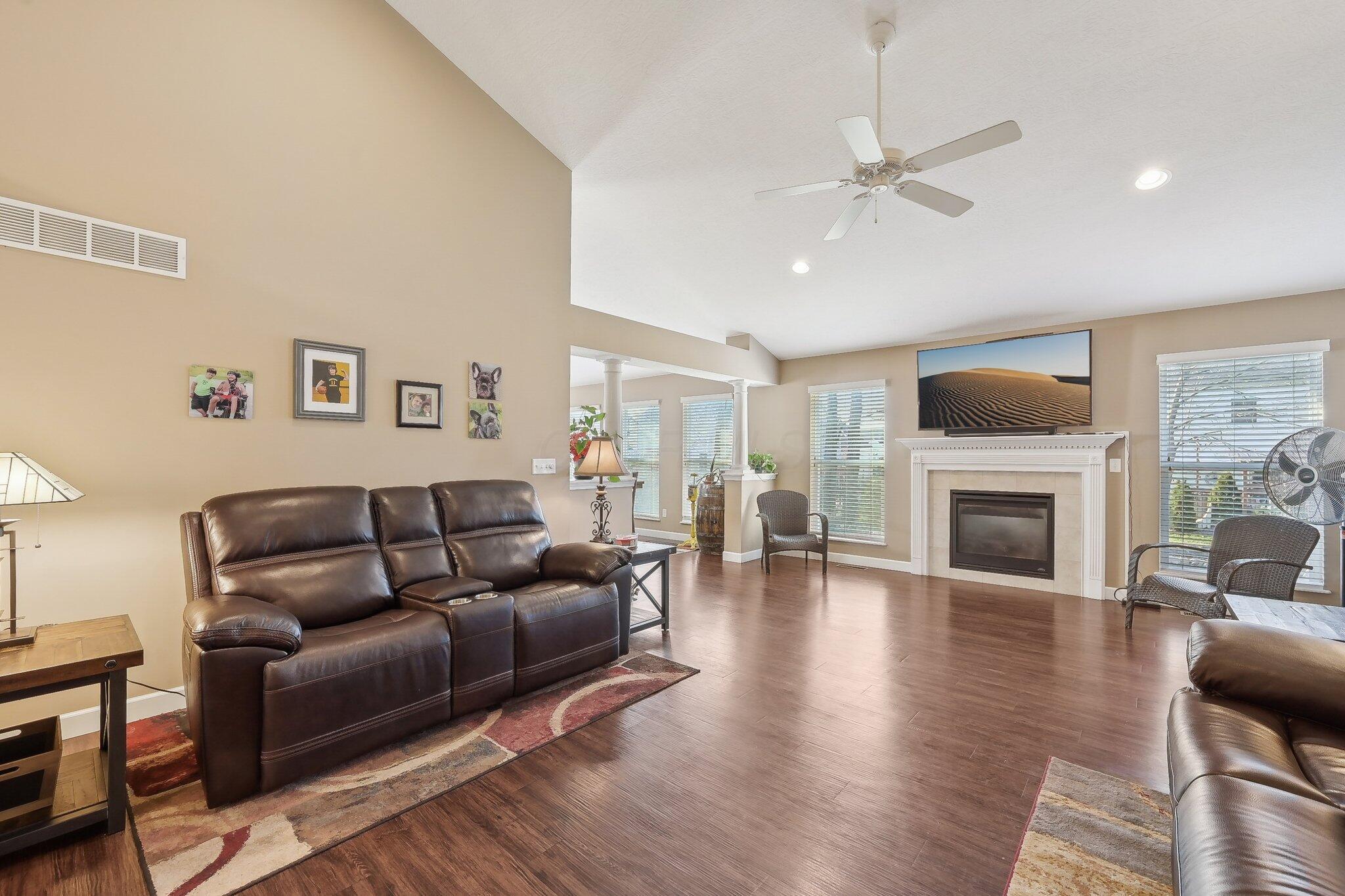 2665 Longridge Way, Grove City, Ohio image 21
