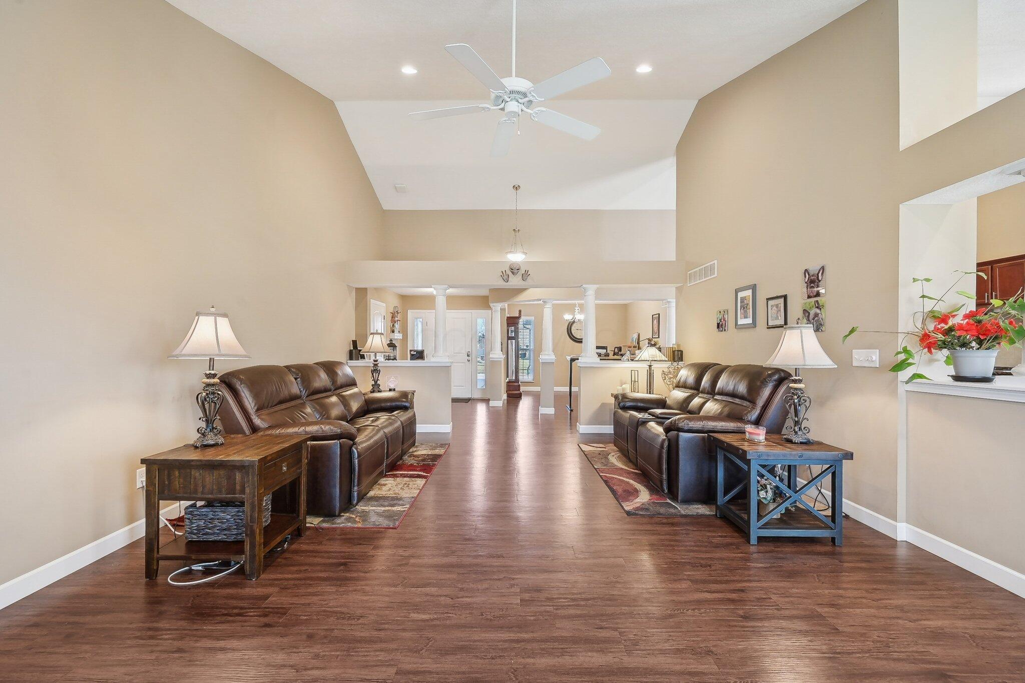2665 Longridge Way, Grove City, Ohio image 23
