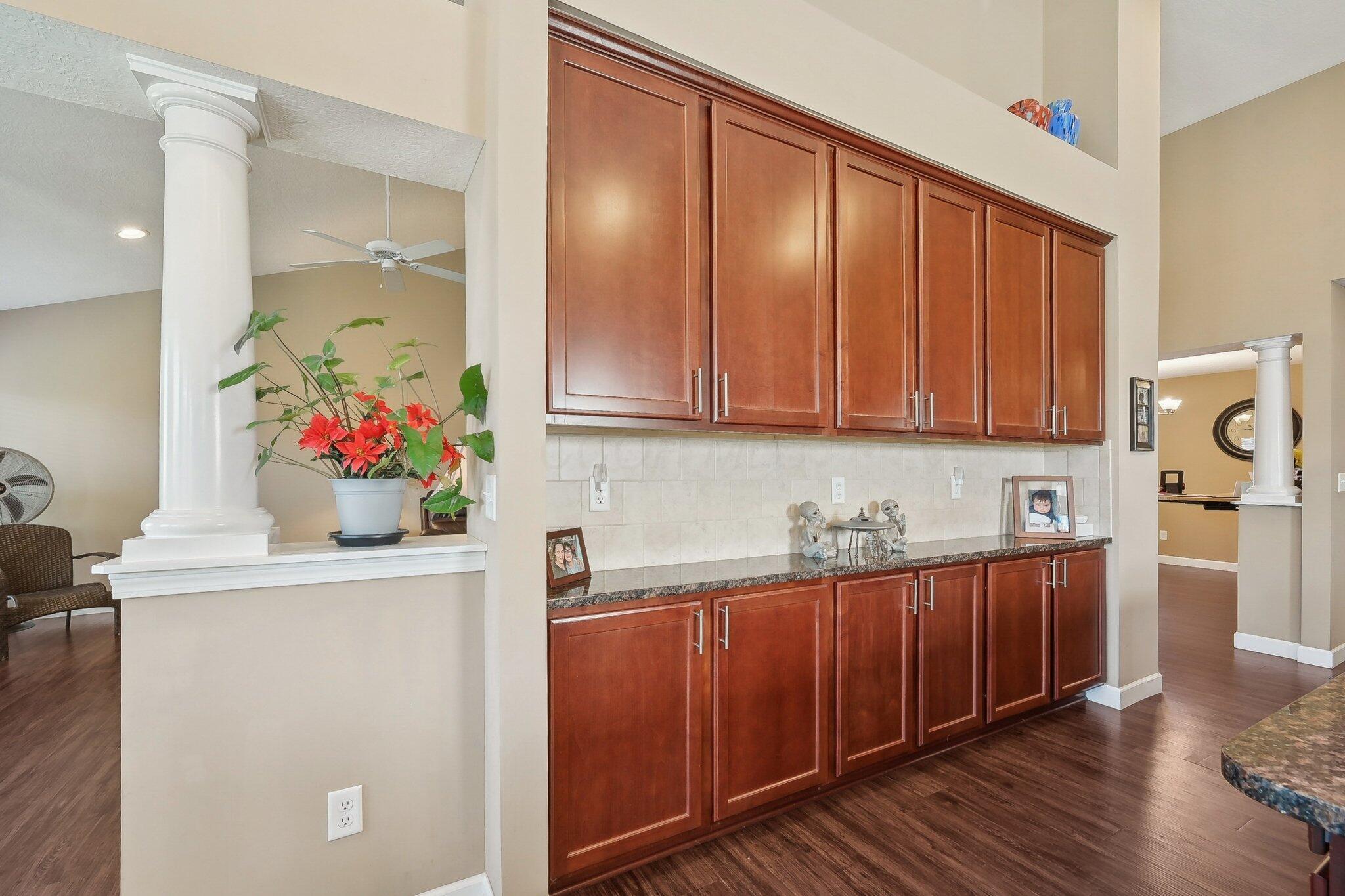 2665 Longridge Way, Grove City, Ohio image 33