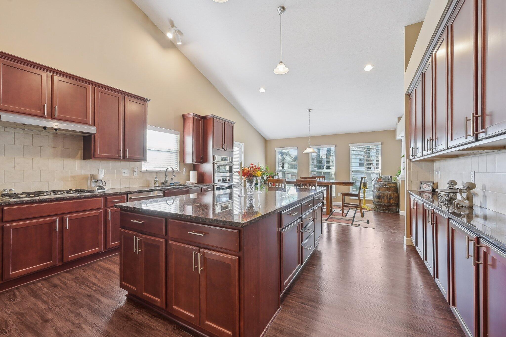 2665 Longridge Way, Grove City, Ohio image 35