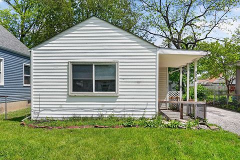 Photo of 3028 Hiawatha Street, Columbus, OH 43224 (MLS # 226015009)