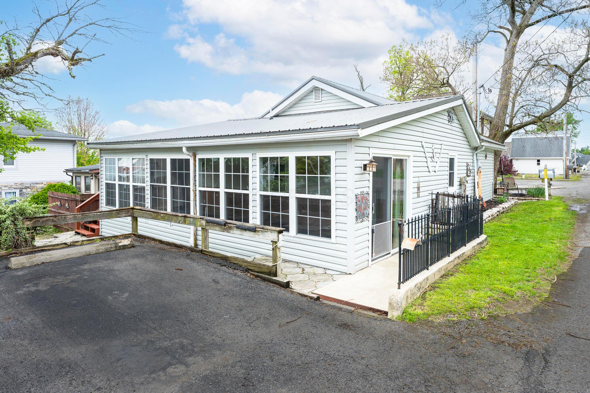 14221 Lakewood Avenue, Lakeview, Ohio image 1