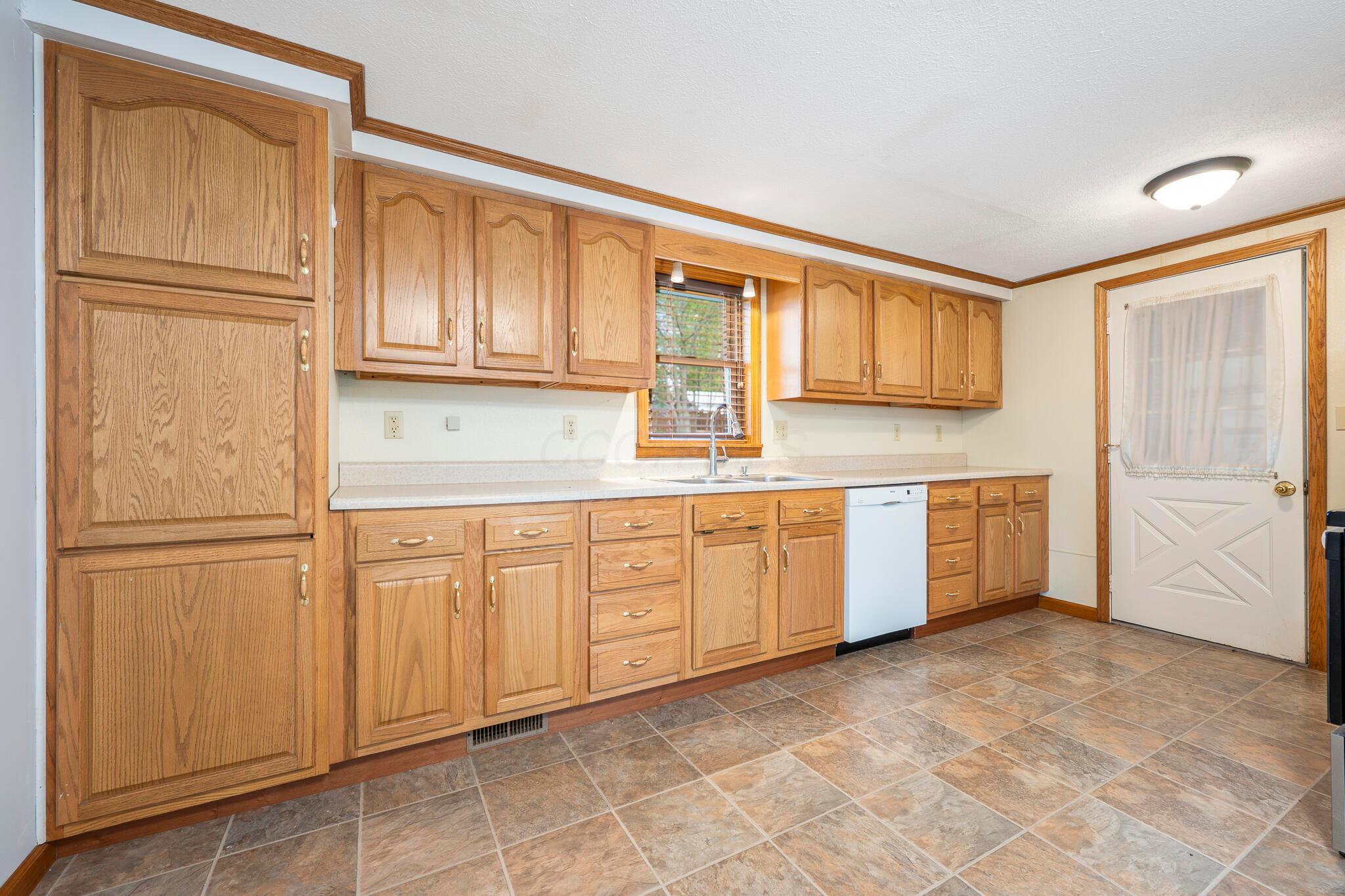 14221 Lakewood Avenue, Lakeview, Ohio image 14