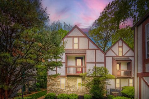 Photo of 1585 Arlington Avenue 1585B #1585B, Columbus, OH 43212 (MLS # 226014807)