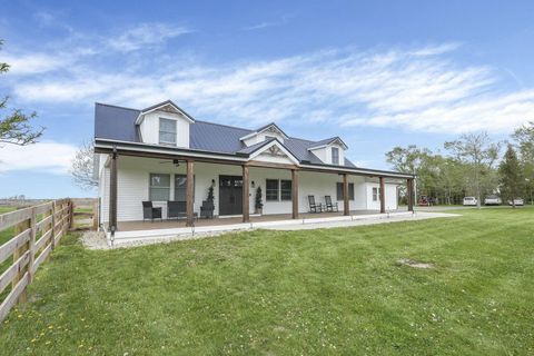 Photo of 7900 Big Plain Circleville Road, London, OH 43140 (MLS # 226013286)