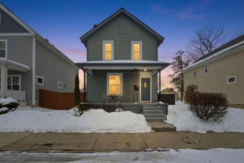 Photo of 827 S 17th Street, Columbus, OH 43206 (MLS # 226003966)