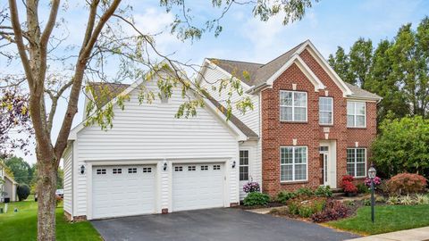 Photo of 8693 Belworth Square, New Albany, OH 43054 (MLS # 224007153)