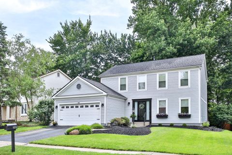 Photo of 199 Brownsfell Drive, Columbus, OH 43235 (MLS # 226021060)