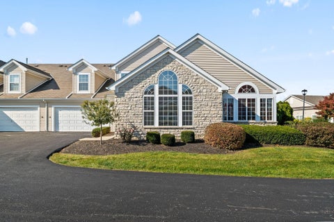 Photo of 1616 Chestnut Farms Loop 11 #11, Grove City, OH 43123 (MLS # 226041108)