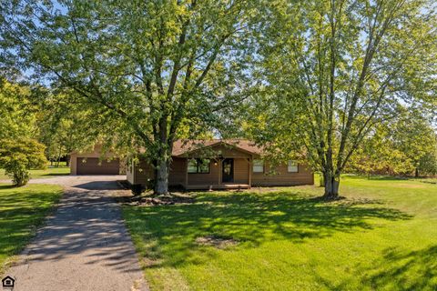 Photo of 2972 Dixon Road SW, Pataskala, OH 43062 (MLS # 225045284)