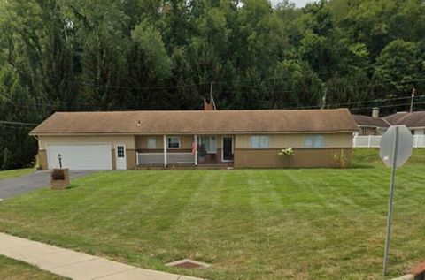 Photo of 741 Country Club Drive, Newark, OH 43055 (MLS # 225037564)