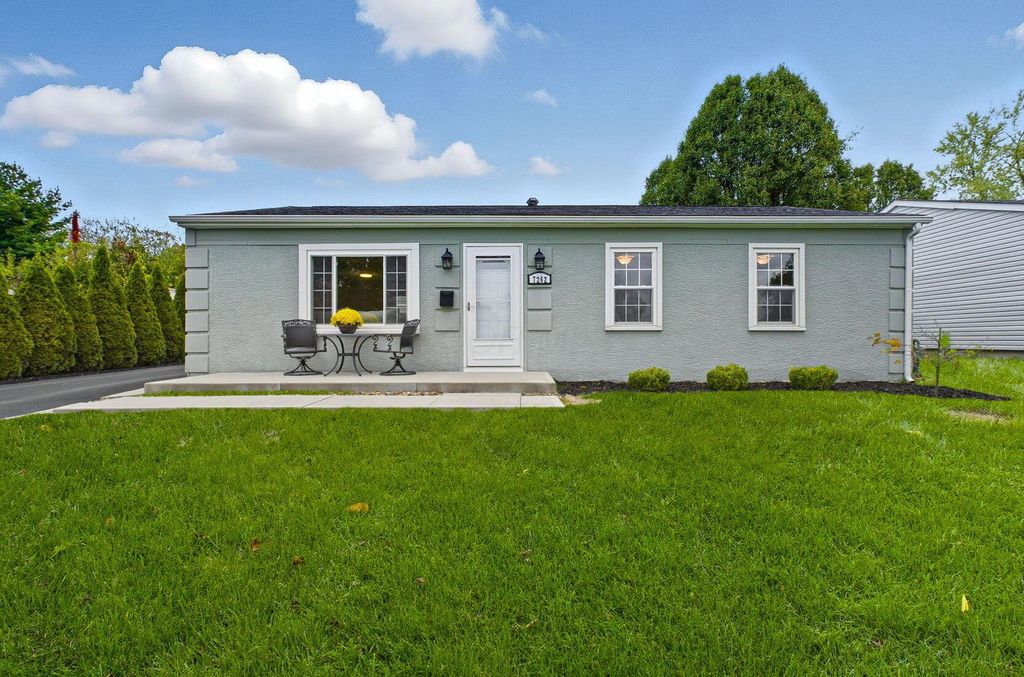 Photo for 7262 Marlan Avenue, Reynoldsburg, OH 43068 (MLS # 225040603)