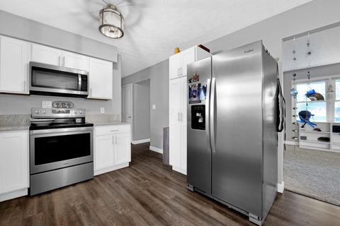 Tiny photo for 11779 Covington Court NW, Pickerington, OH 43147 (MLS # 225037128)