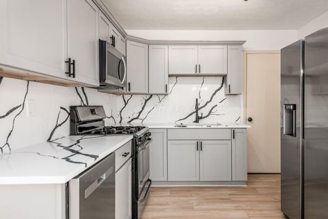 Tiny photo for 2350 Edenburgh Drive S, Columbus, OH 43219 (MLS # 226004906)