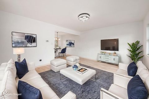 Tiny photo for 2350 Edenburgh Drive S, Columbus, OH 43219 (MLS # 226004906)