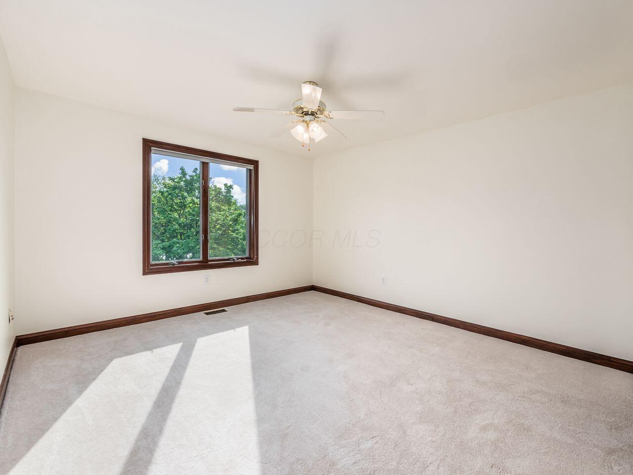 10900 Buckingham Place, Powell, Ohio image 40
