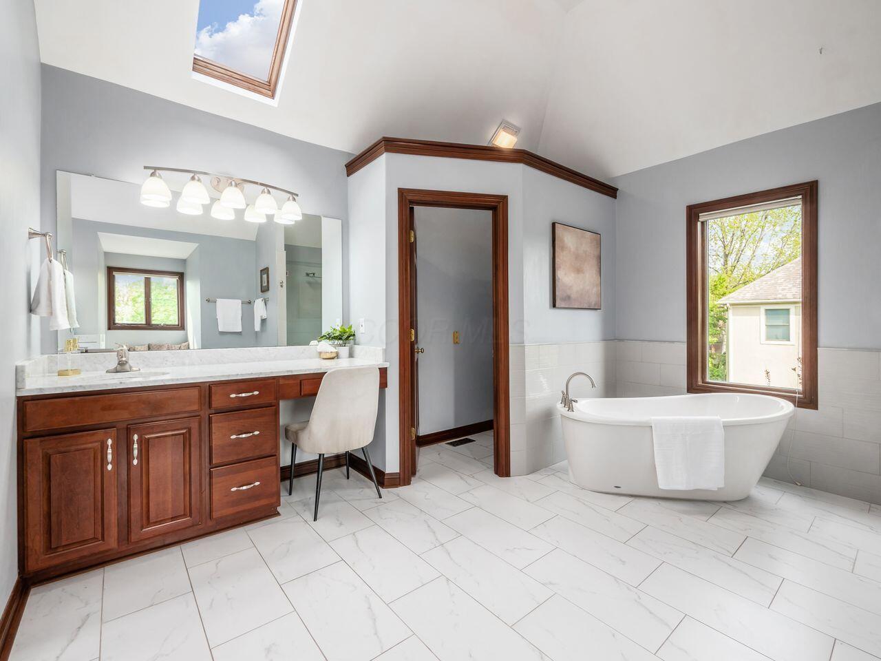 10900 Buckingham Place, Powell, Ohio image 34