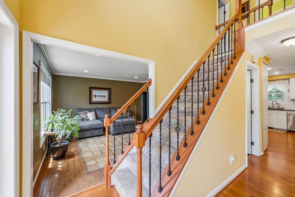 Photo of 6946 Roundwood Court, Dublin, OH 43016 (MLS # 226021484)