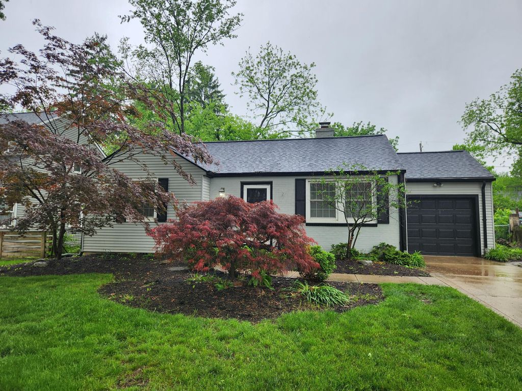 Photo of 368 Kenbrook Drive, Worthington, OH 43085 (MLS # 226014765)
