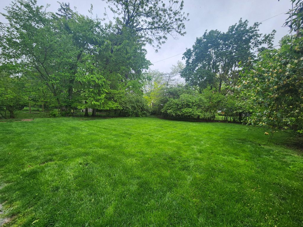 Photo of 368 Kenbrook Drive, Worthington, OH 43085 (MLS # 226014765)