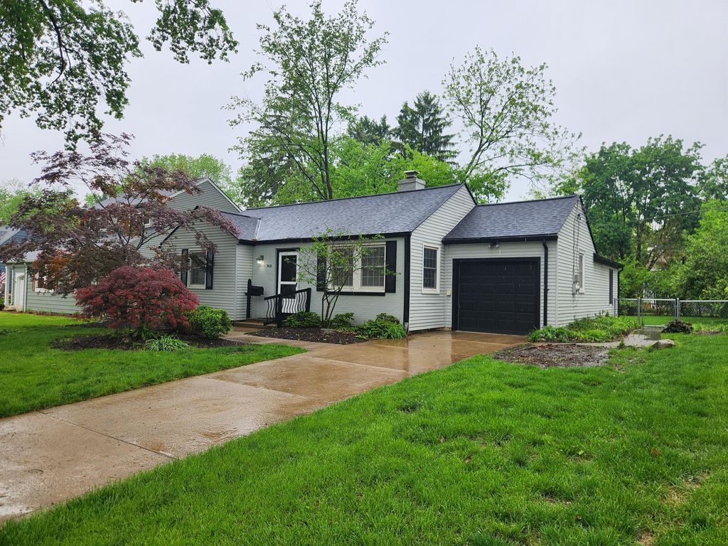 Photo of 368 Kenbrook Drive, Worthington, OH 43085 (MLS # 226014765)