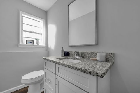 Tiny photo for 905 Caniff Road, Columbus, OH 43221 (MLS # 225039671)