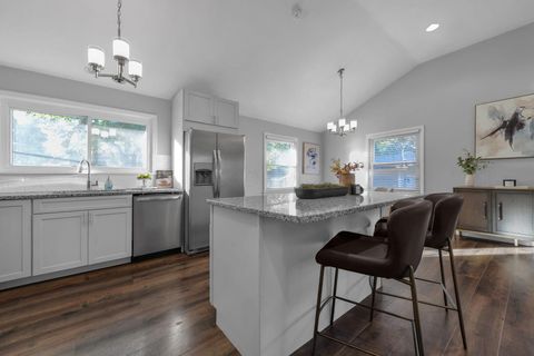 Tiny photo for 905 Caniff Road, Columbus, OH 43221 (MLS # 225039671)