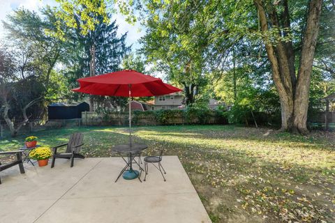 Tiny photo for 905 Caniff Road, Columbus, OH 43221 (MLS # 225039671)