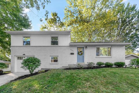 Photo of 905 Caniff Road, Columbus, OH 43221 (MLS # 225039671)
