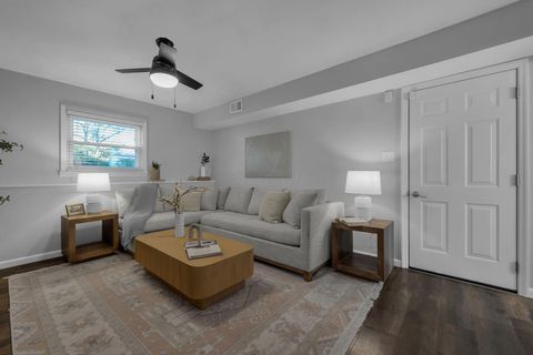 Tiny photo for 905 Caniff Road, Columbus, OH 43221 (MLS # 225039671)