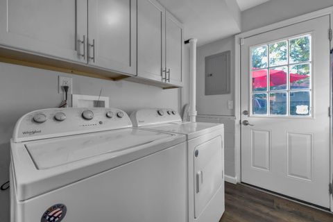 Tiny photo for 905 Caniff Road, Columbus, OH 43221 (MLS # 225039671)