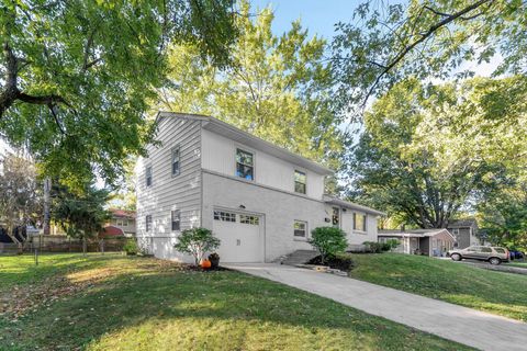 Tiny photo for 905 Caniff Road, Columbus, OH 43221 (MLS # 225039671)