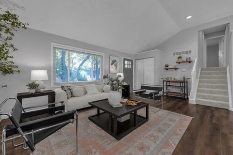 Tiny photo for 905 Caniff Road, Columbus, OH 43221 (MLS # 225039671)