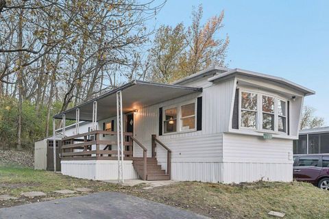 Photo of 99 HAMPTON LN, Reynoldsburg, OH 43068 (MLS # 226016204)
