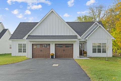 Photo of 3950 Logan Court, Hilliard, OH 43026 (MLS # 225040685) Photo of 3950 Logan Court, Hilliard, OH 43026 (MLS # 225040685)