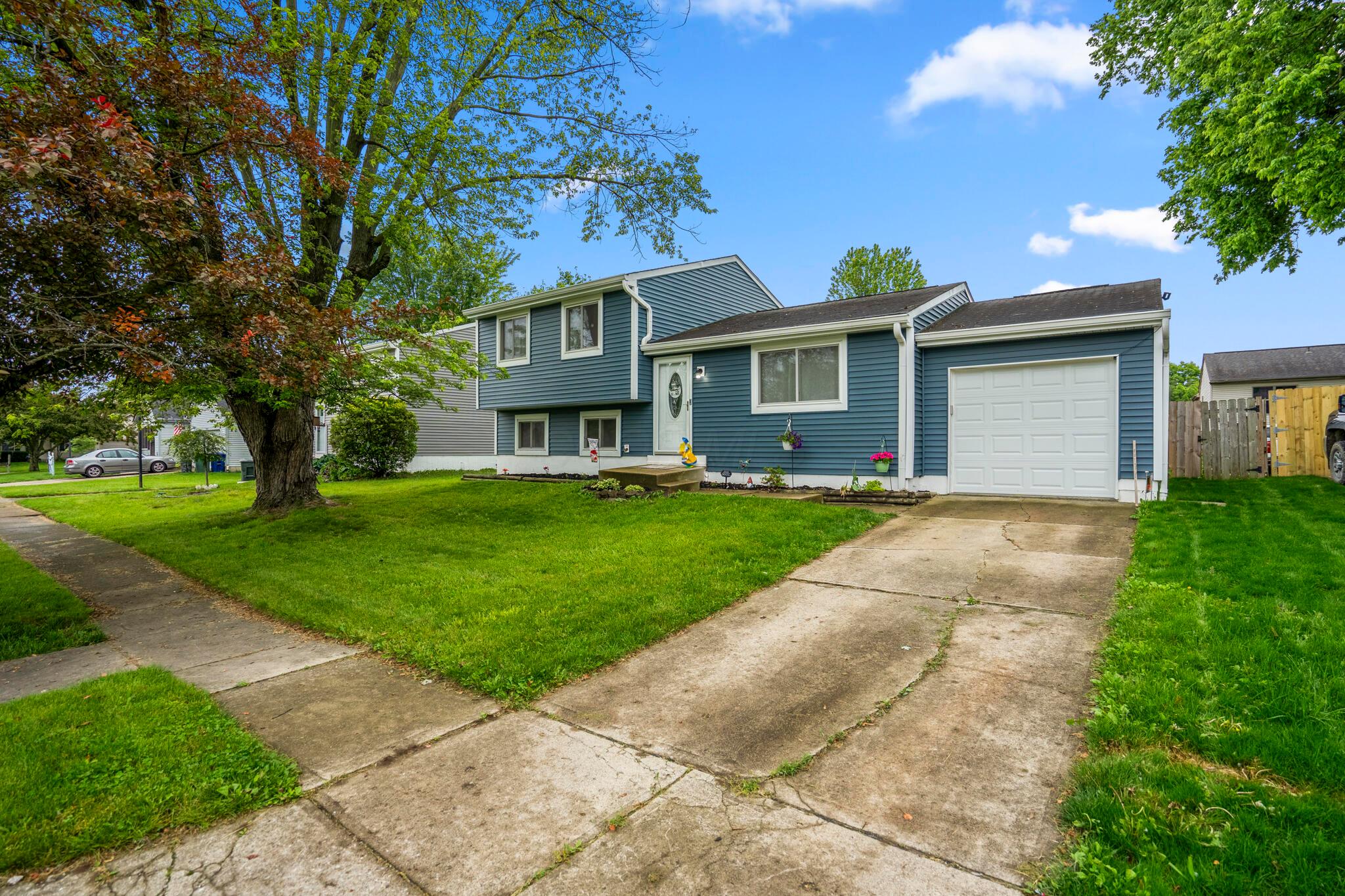 2421 Nugget Drive, Grove City, Ohio image 2