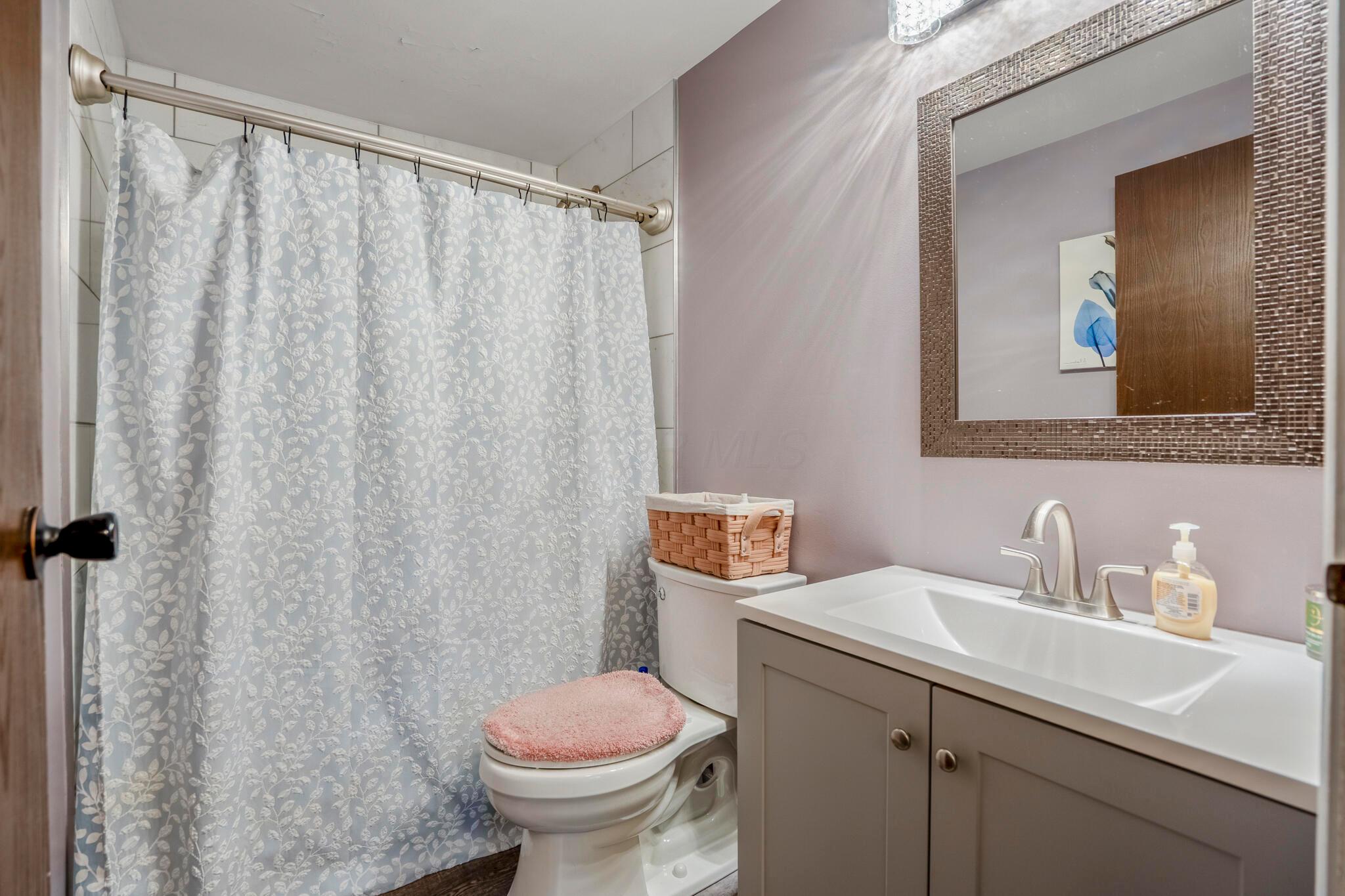 2421 Nugget Drive, Grove City, Ohio image 16