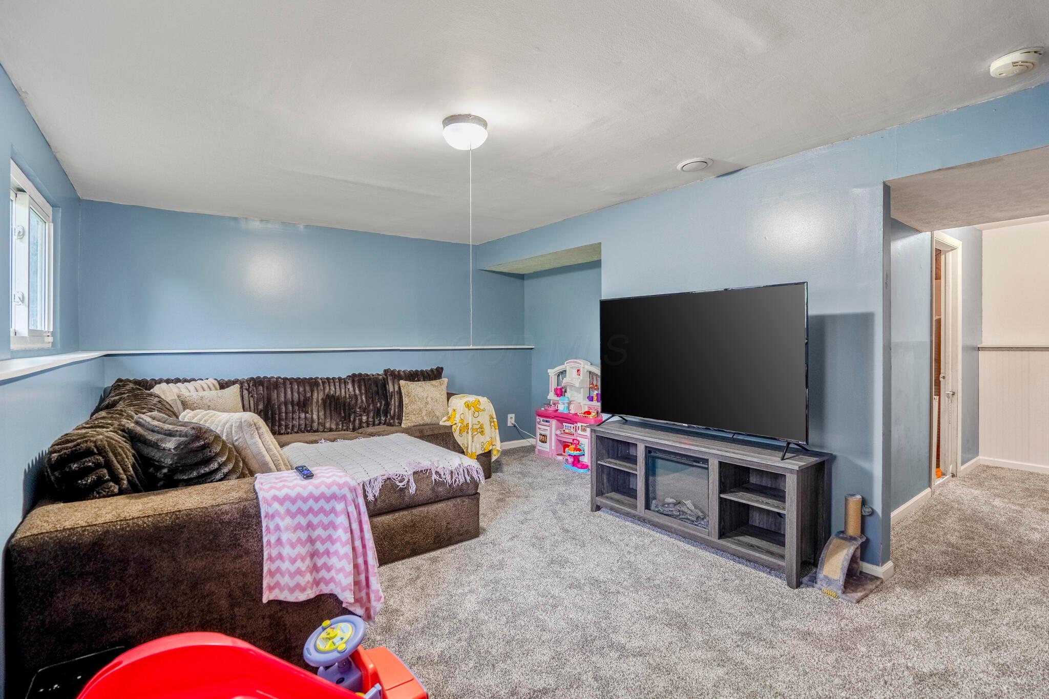 2421 Nugget Drive, Grove City, Ohio image 19