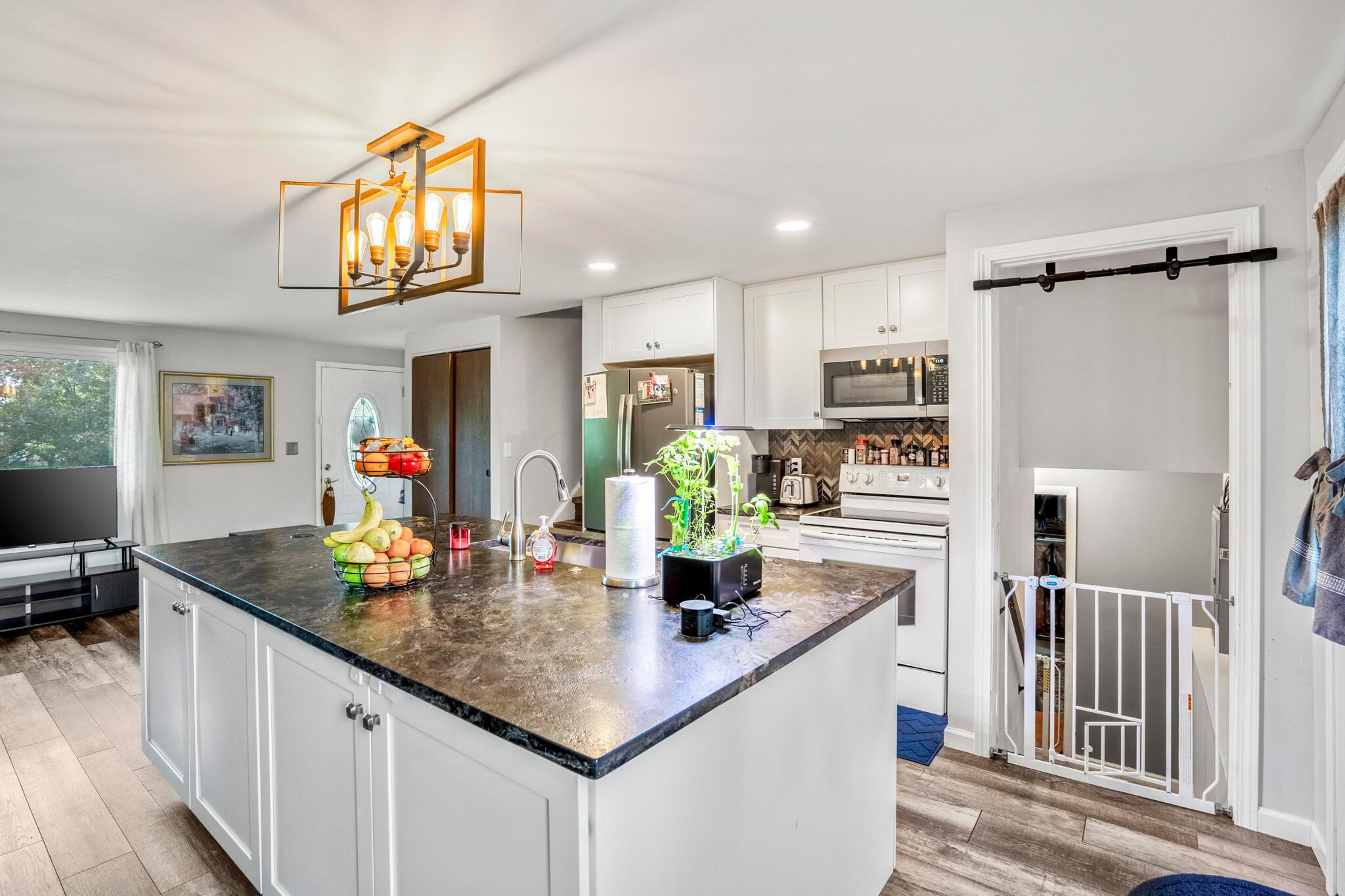 2421 Nugget Drive, Grove City, Ohio image 13