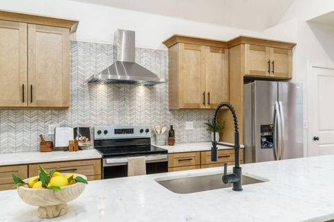 Photo of 83 Seymour Avenue, Buckeye Lake, OH 43008 (MLS # 226001026)