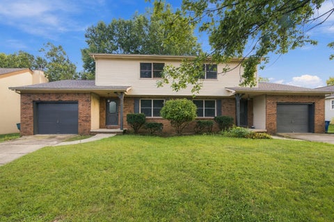 Photo of 923-925 Bluffway Drive, Columbus, OH 43235 (MLS # 226035064)