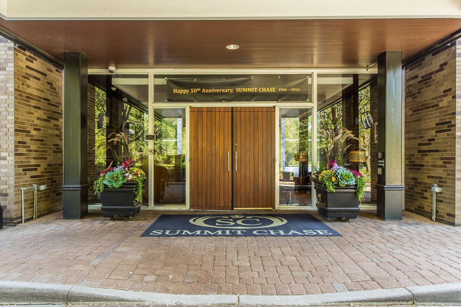 1000 Urlin Avenue #605, Columbus, Ohio image 32