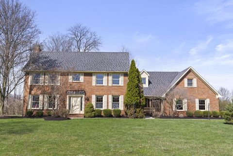 Photo of 626 Retreat Lane N, Powell, OH 43065 (MLS # 226009029)